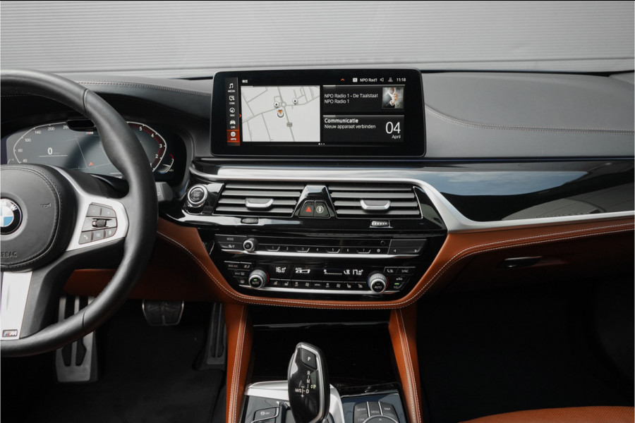 BMW 5 Serie Touring 530i High Executive M-Sport Pano Laser ACC H/K Memory 20"