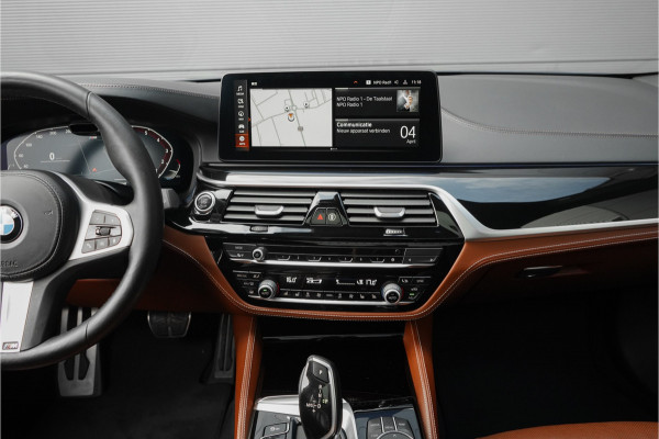 BMW 5 Serie Touring 530i High Executive M-Sport Pano Laser ACC H/K Memory 20"