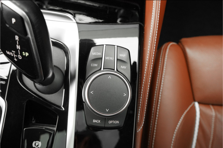 BMW 5 Serie Touring 530i High Executive M-Sport Pano Laser ACC H/K Memory 20"