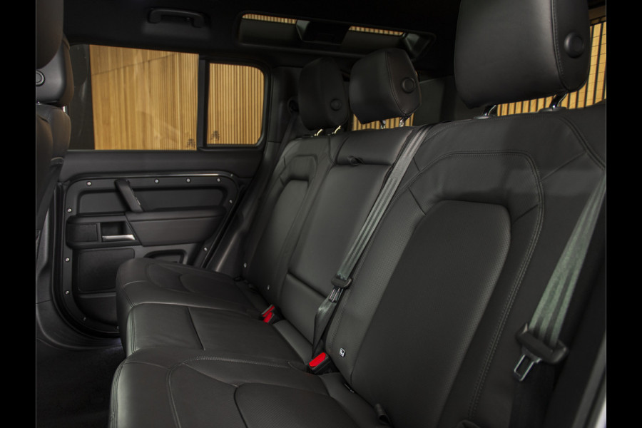 Land Rover Defender 110 2.0 P300e 110 X-Dynamic HSE MY26 | PANO | HUD | 22" | MERIDIAN