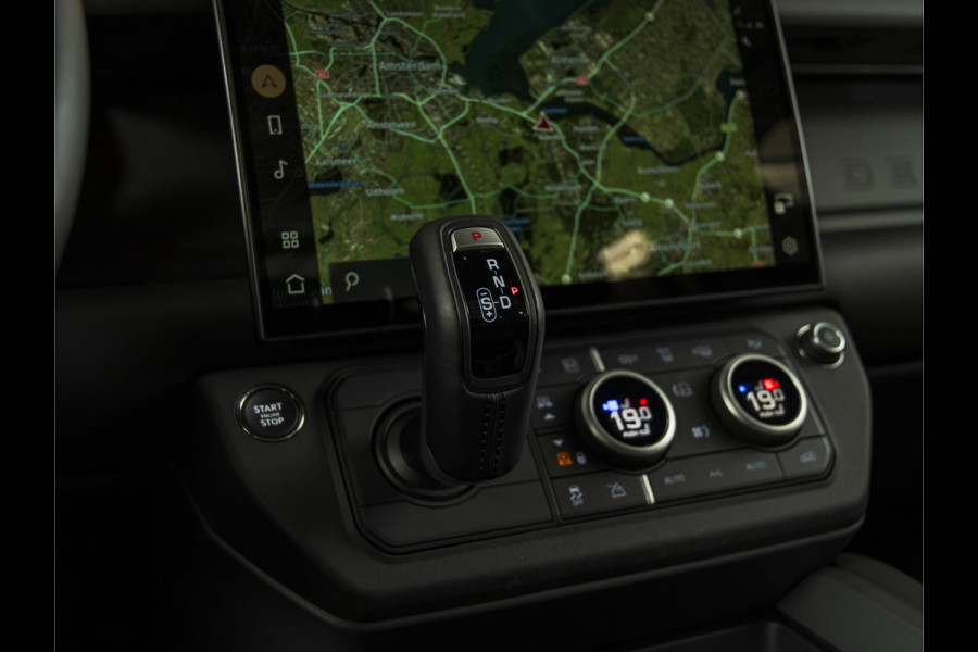 Land Rover Defender 110 2.0 P300e 110 X-Dynamic HSE MY26 | PANO | HUD | 22" | MERIDIAN