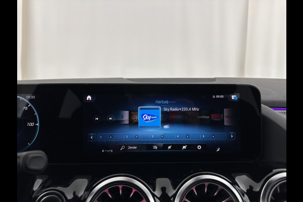 Mercedes-Benz EQA 250 Business Solution Luxury 67 kWh [ 3-Fase ] (INCL-BTW) *FULL-LEATHER | WIDE-SCREEN-DIGI-COCKPIT | FULL-LED | AMBIENT-LIGHT | CAMERA | NAVI-FULLMAP | DAB+ | COMFORT-SEATS | ECC | SHIFT-PADDLES | CRUISE | HEATED-SEATS | TOWBAR | 18''A