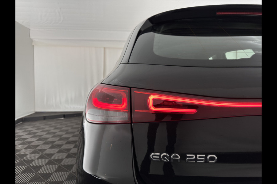 Mercedes-Benz EQA 250 Business Solution Luxury 67 kWh [ 3-Fase ] (INCL-BTW) *FULL-LEATHER | WIDE-SCREEN-DIGI-COCKPIT | FULL-LED | AMBIENT-LIGHT | CAMERA | NAVI-FULLMAP | DAB+ | COMFORT-SEATS | ECC | SHIFT-PADDLES | CRUISE | HEATED-SEATS | TOWBAR | 18''A