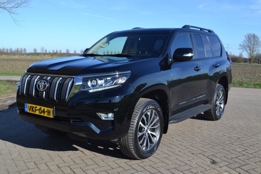 Toyota Land Cruiser 150 2.8 D-4D-F Professional Window Van