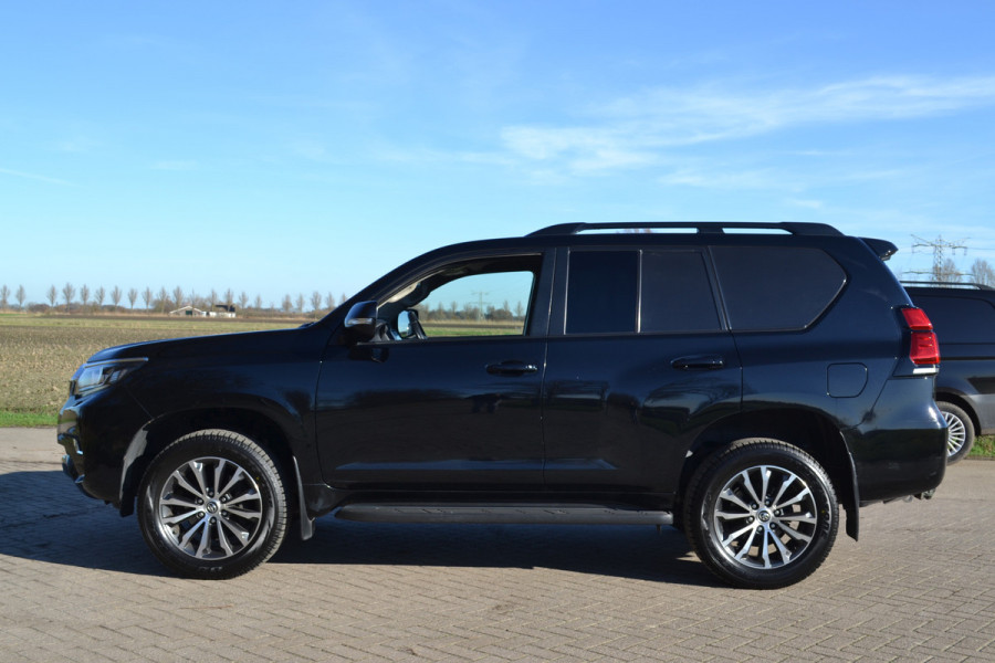 Toyota Land Cruiser 150 2.8 D-4D-F Professional Window Van