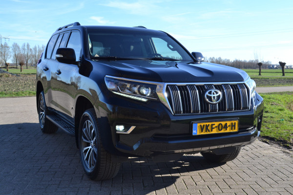 Toyota Land Cruiser 150 2.8 D-4D-F Professional Window Van