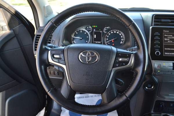 Toyota Land Cruiser 150 2.8 D-4D-F Professional Window Van