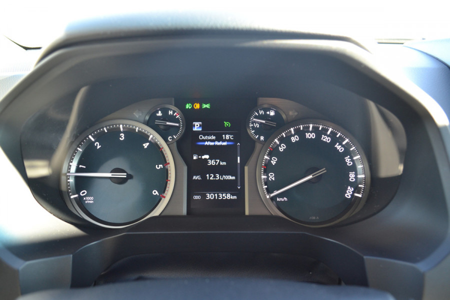 Toyota Land Cruiser 150 2.8 D-4D-F Professional Window Van