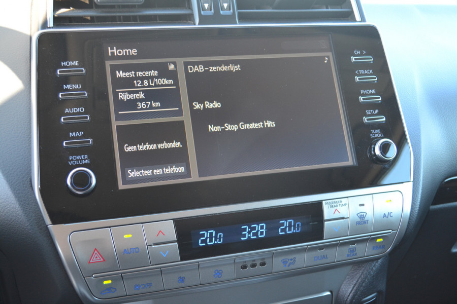 Toyota Land Cruiser 150 2.8 D-4D-F Professional Window Van