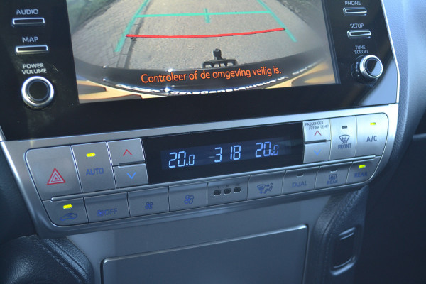 Toyota Land Cruiser 150 2.8 D-4D-F Professional Window Van