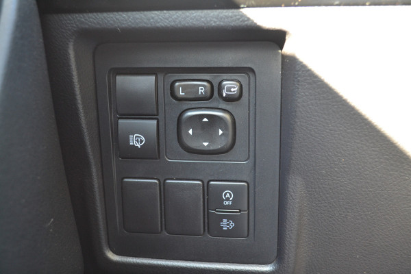 Toyota Land Cruiser 150 2.8 D-4D-F Professional Window Van