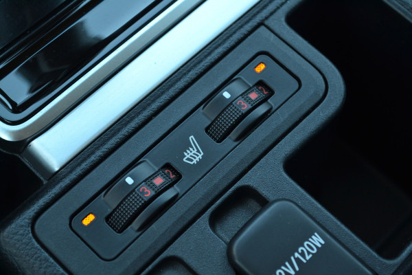 Toyota Land Cruiser 150 2.8 D-4D-F Professional Window Van