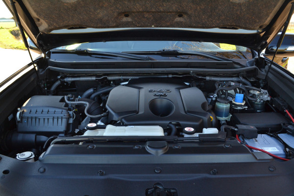 Toyota Land Cruiser 150 2.8 D-4D-F Professional Window Van