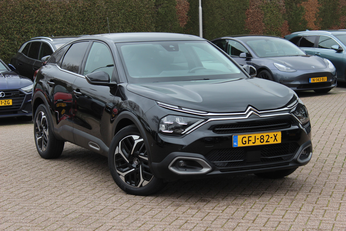 Citroën C4 1.2 Puretech Shine / Camera / Head-up / Keyless / Leder / 18'' / Navigatie / DAB / Dodehoek / ACC / Virtual Cockpit