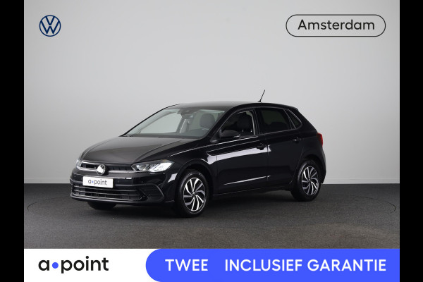 Volkswagen Polo 1.0 TSI Life 95PK | Navigatie | parkeersensoren | extra getint glas | keyless entry | stoelverwarming