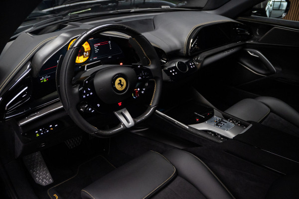 Ferrari Purosangue 6.5 V12 Full options! Nieuw! Alcantara Carbon exterieur & interieur Panoramadak Memory seats met massage functie Rondomzicht camera