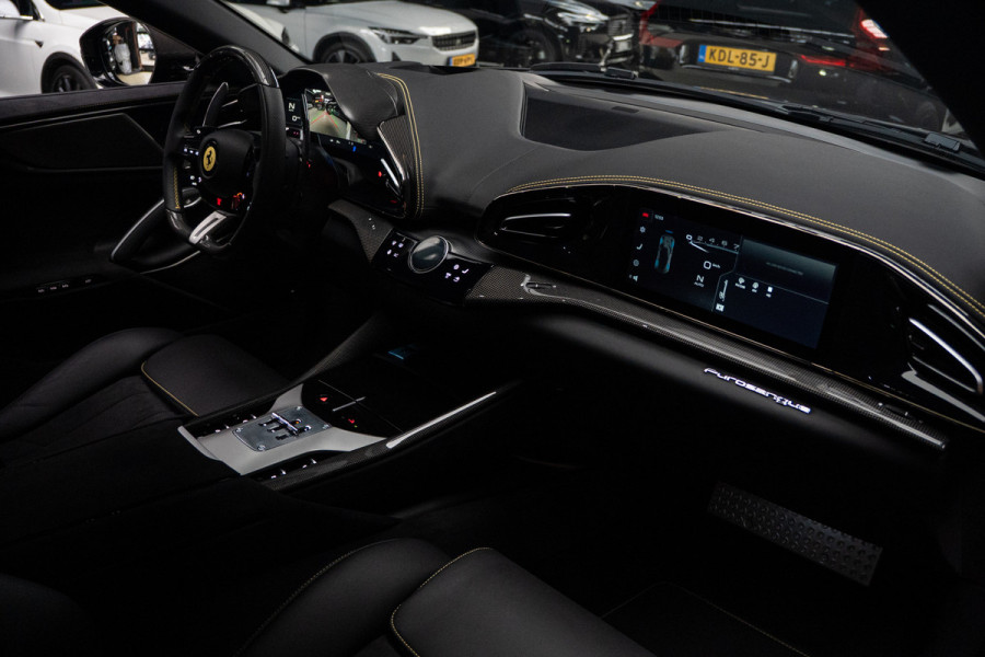 Ferrari Purosangue 6.5 V12 Full options! Nieuw! Alcantara Carbon exterieur & interieur Panoramadak Memory seats met massage functie Rondomzicht camera