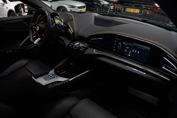 Ferrari Purosangue 6.5 V12 Full options! Nieuw! Alcantara Carbon exterieur & interieur Panoramadak Memory seats met massage functie Rondomzicht camera