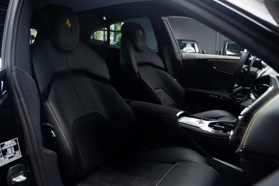 Ferrari Purosangue 6.5 V12 Full options! Nieuw! Alcantara Carbon exterieur & interieur Panoramadak Memory seats met massage functie Rondomzicht camera