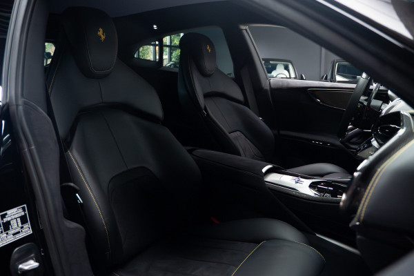 Ferrari Purosangue 6.5 V12 Full options! Nieuw! Alcantara Carbon exterieur & interieur Panoramadak Memory seats met massage functie Rondomzicht camera