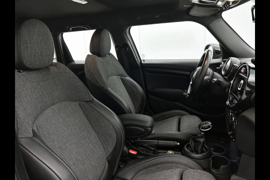 MINI Mini 1.5 Cooper Chili Serious Business(Goed OnderH, Carplay, StoelV, Parkeersensoren, Leer, Led, Climate Con, Etc)