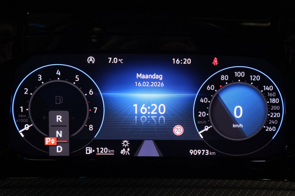 Volkswagen Golf 1.5 eTSI R-Line Business+ R-Line Panoramadak Trekhaak