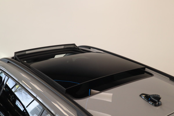 Volkswagen Golf 1.5 eTSI R-Line Business+ R-Line Panoramadak Trekhaak