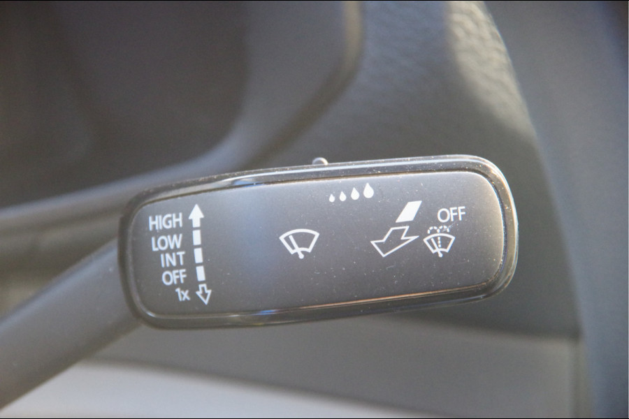 MAN TGE 3.180 35 2.0 L3H3 AUT. LED, LEDER, TREKHAAK, STOELVERWARMING, CAMERA, NAVI, CRUISE, CLIMA, PARKEERSENSOREN, VOORRUIT VERWARMING