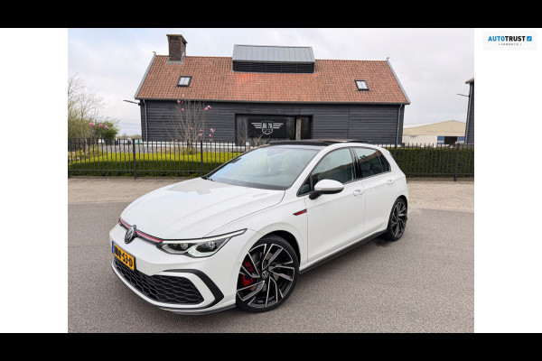 Volkswagen Golf 2.0 TSI GTI Panoramadak Leer Stoelverwarming/Verkoeling Camera Keyless entry