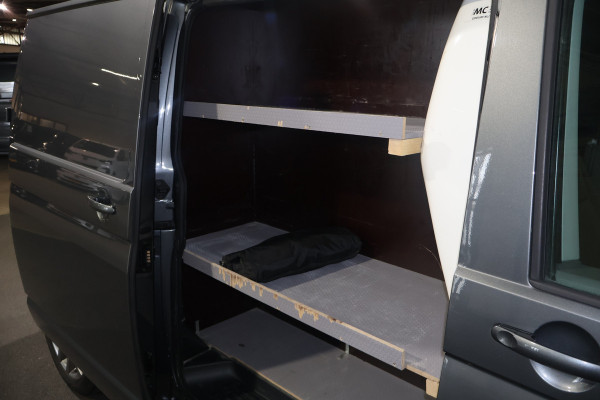 Volkswagen Transporter 2.0 TDI L2 H1 150pk Airco Navigatie Camera