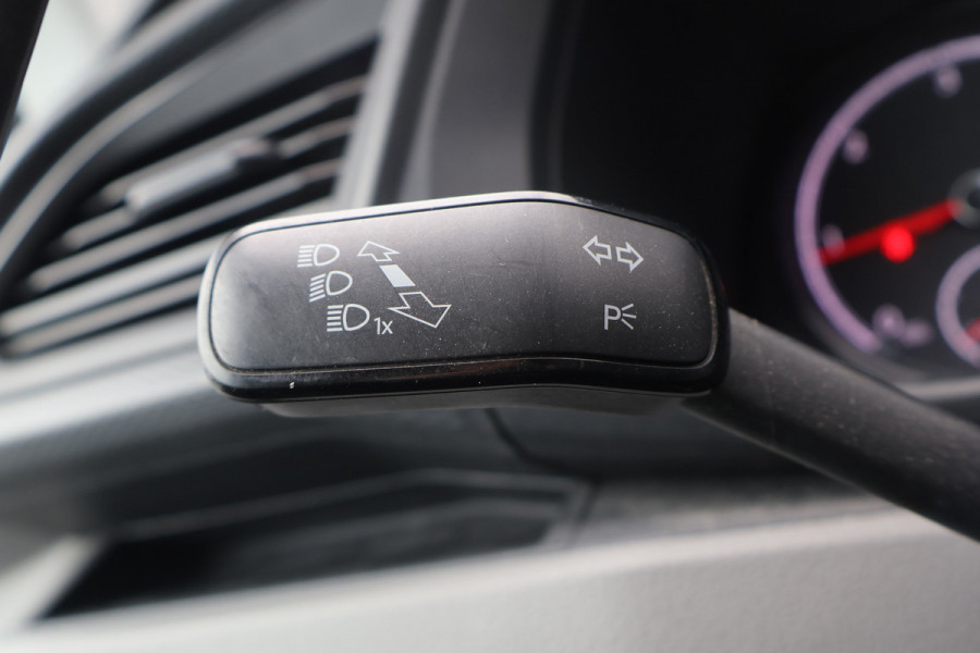 Volkswagen Transporter 2.0 TDI L2 H1 150pk Airco Navigatie Camera