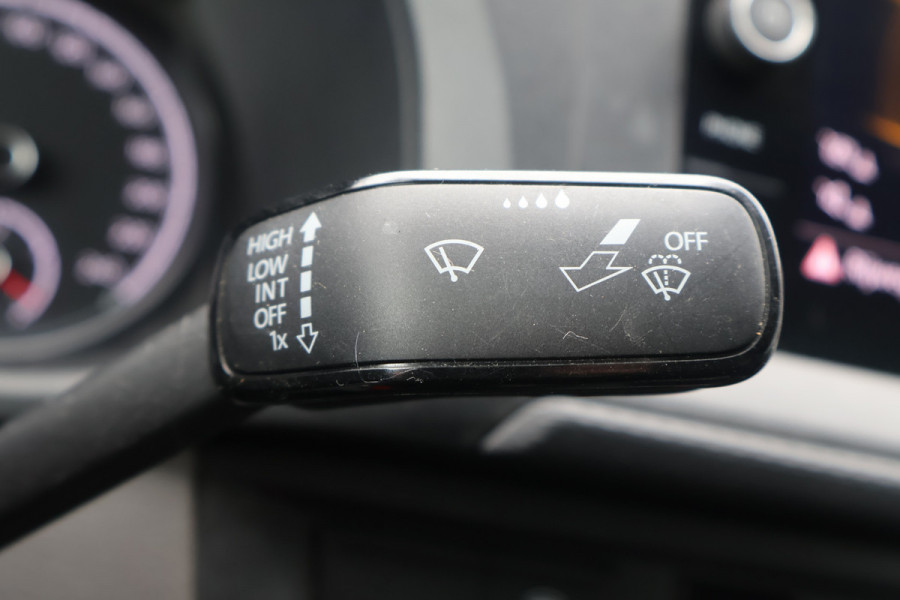 Volkswagen Transporter 2.0 TDI L2 H1 150pk Airco Navigatie Camera