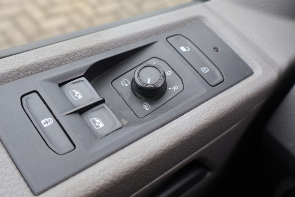 Volkswagen Transporter 2.0 TDI L2 H1 150pk Airco Navigatie Camera