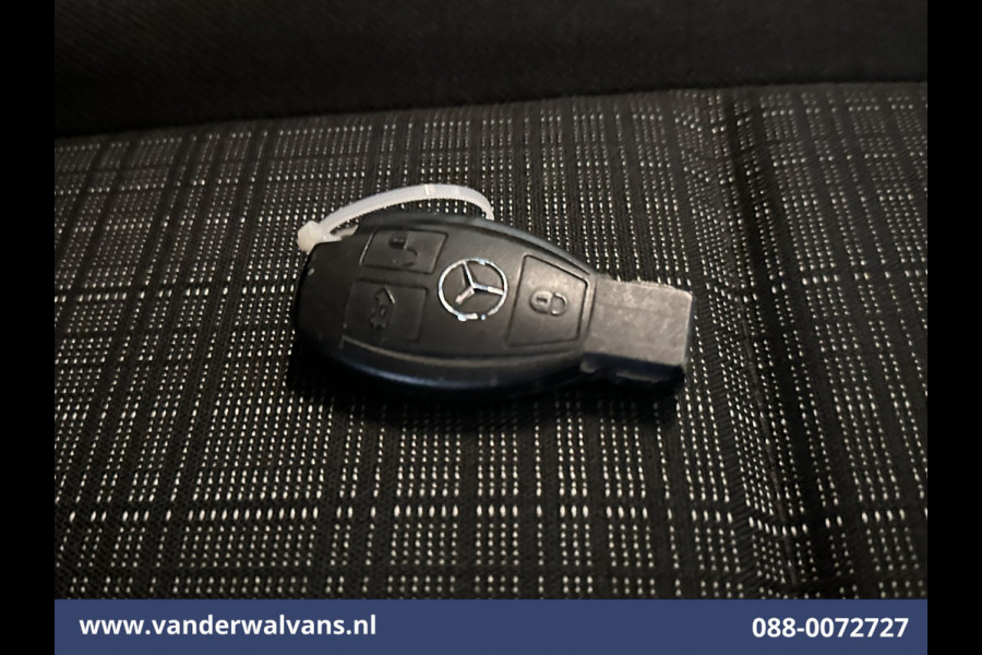 Mercedes-Benz Vito 114 CDI 136pk L2H1 Euro6 Airco | Navigatie | Camera | Cruisecontrol | Stoelverwarming Parkeersensoren, Trekhaak, Bijrijdersbank