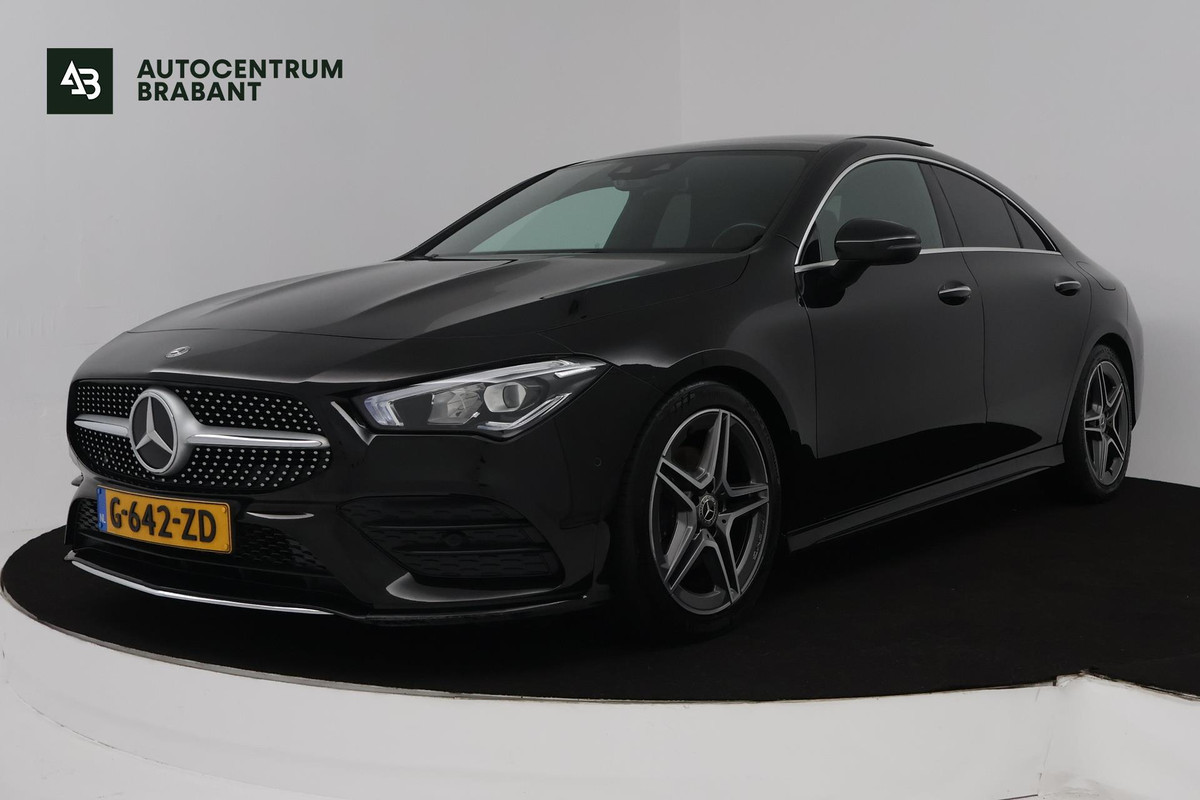 Mercedes-Benz CLA-Klasse 180 Business Solution AMG (PANORAMADAK, AFNEEMBARE TREKHAAK, SFEERVERLICHTING, STOELVERWARMING, CAMERA)
