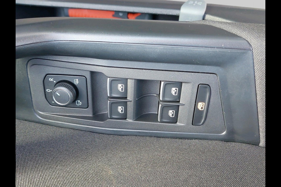 Volkswagen T-Roc 1.5 TSI Style Business | Afneembare Trekhaak | Camera | Winter Pakket