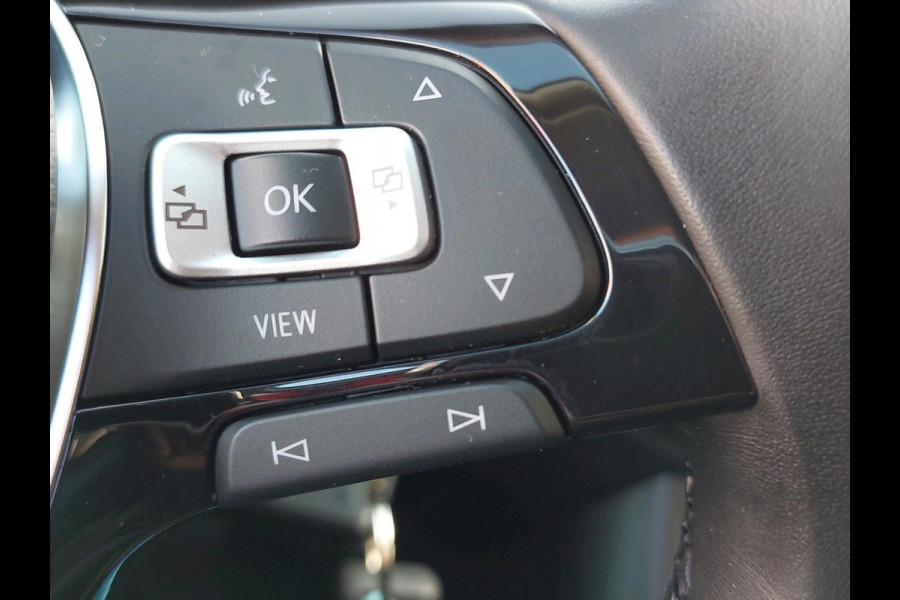 Volkswagen T-Roc 1.5 TSI Style Business | Afneembare Trekhaak | Camera | Winter Pakket