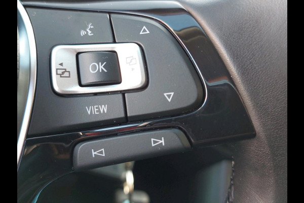 Volkswagen T-Roc 1.5 TSI Style Business | Afneembare Trekhaak | Camera | Winter Pakket