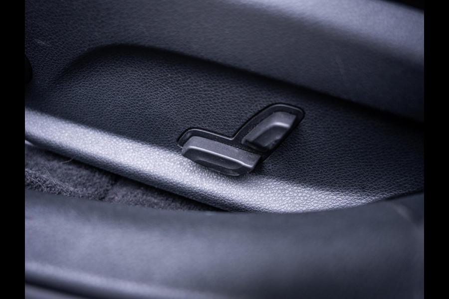 Mercedes-Benz C-Klasse Estate 200 4MATIC Premium Plus Pack AMG-Line l Pano l Sfeerverl. l Burmester l Camera