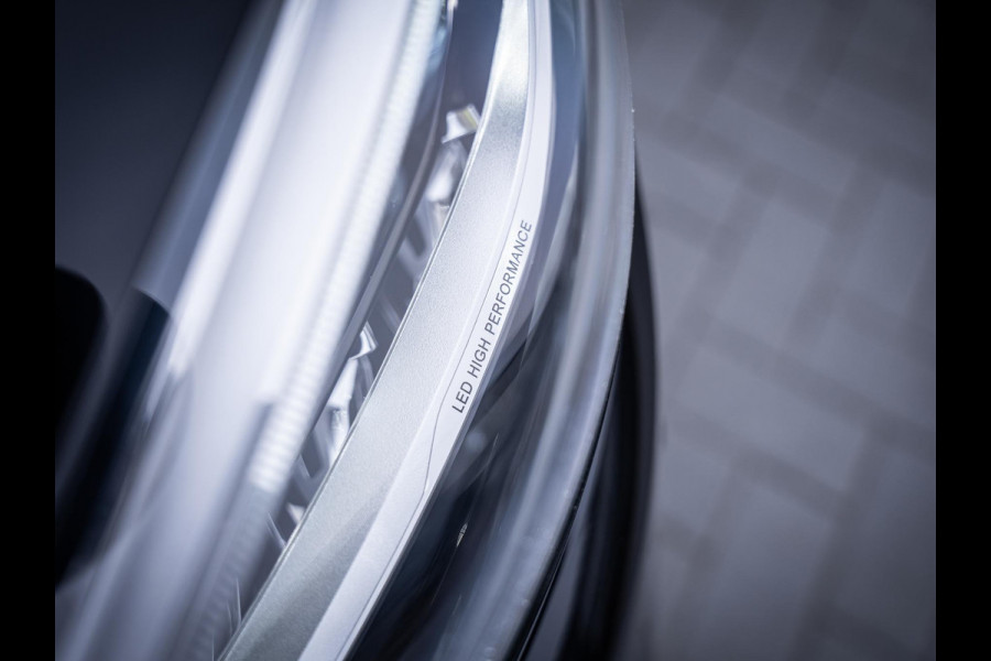 Mercedes-Benz C-Klasse Estate 200 4MATIC Premium Plus Pack AMG-Line l Pano l Sfeerverl. l Burmester l Camera