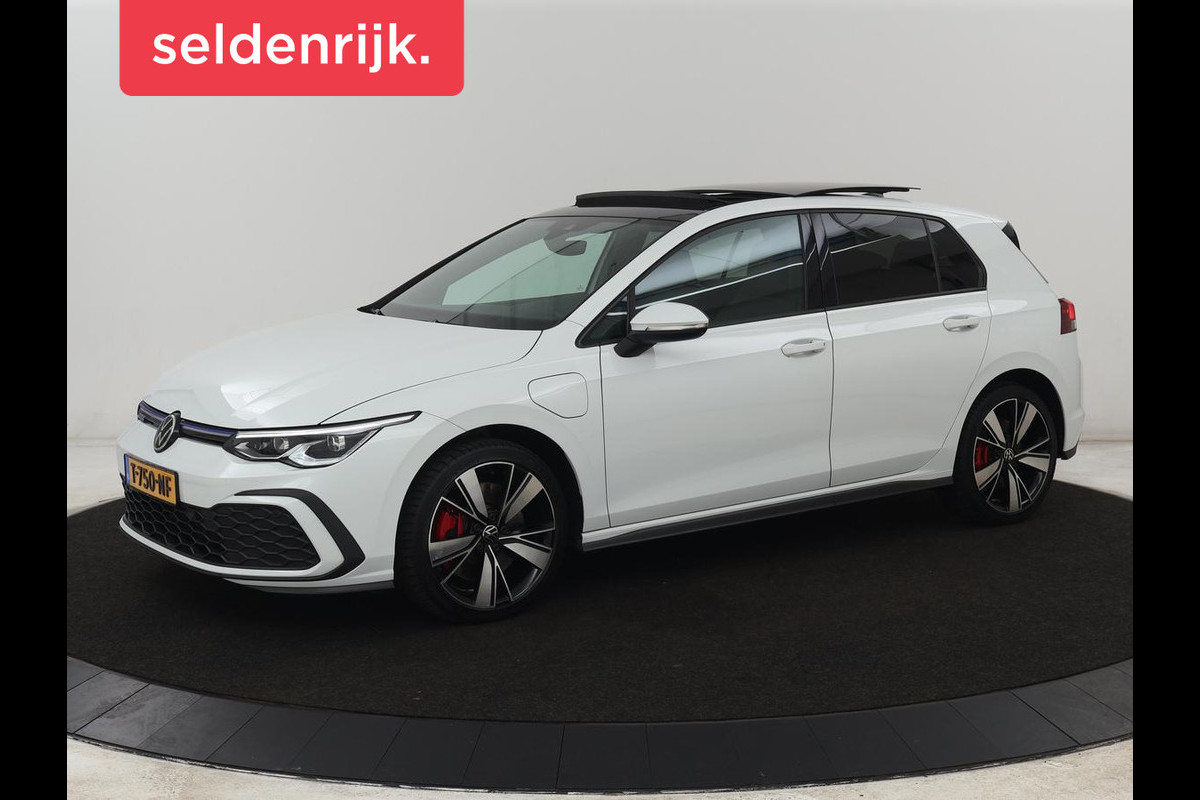 Volkswagen Golf 1.4 eHybrid GTE | SOH 93% | Panoramadak | Stoelverwarming | Adaptive cruise | Carplay | Sfeerverlichting | Keyless | 18'' | Navigatie | Sportstoelen | Parkeerhulp | PHEV | Plug In
