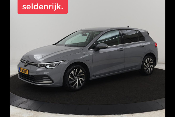 Volkswagen Golf 1.4 eHybrid Style | Head-Up | Stoelverwarming | Trekhaak | Sfeerverlichting | Massage | Camera | Keyless | Matrix LED | Carplay | Adaptive cruise | Memory | Climate control | PHEV | Plug In