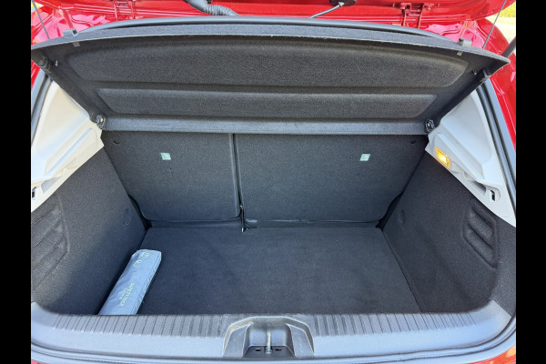 Renault Clio 1.0 TCe / Navigatie by Apple CarPlay - Android / 1e Eigenaar / ALL-Season banden / Cruise Control / PDC met optische