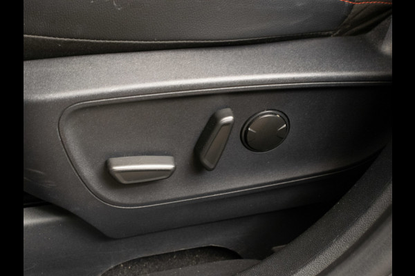 Ford Kuga 2.5 PHEV ST-Line X (APPLE CARPLAY,NAVI,CAMERA V/A,PDC,STOEL/STUUR VERWARMING,GETINT,LED,SPORTSTOELEN,LM VELGEN)