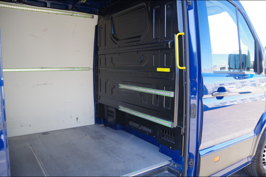 Volkswagen Crafter 35 2.0 TDI L3H2 177PK AUT. 3-ZITS, LED, CAMERA, STANDKACHEL, NAVI, CRUISE, AIRCO, MF STUURWIEL, PARKEERSENSOREN