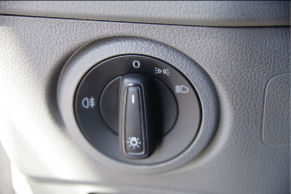 Volkswagen Crafter 35 2.0 TDI L3H2 177PK AUT. 3-ZITS, LED, CAMERA, STANDKACHEL, NAVI, CRUISE, AIRCO, MF STUURWIEL, PARKEERSENSOREN