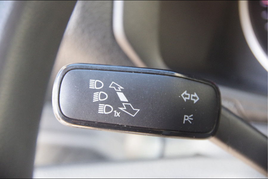 Volkswagen Crafter 35 2.0 TDI L3H2 177PK AUT. 3-ZITS, LED, CAMERA, STANDKACHEL, NAVI, CRUISE, AIRCO, MF STUURWIEL, PARKEERSENSOREN