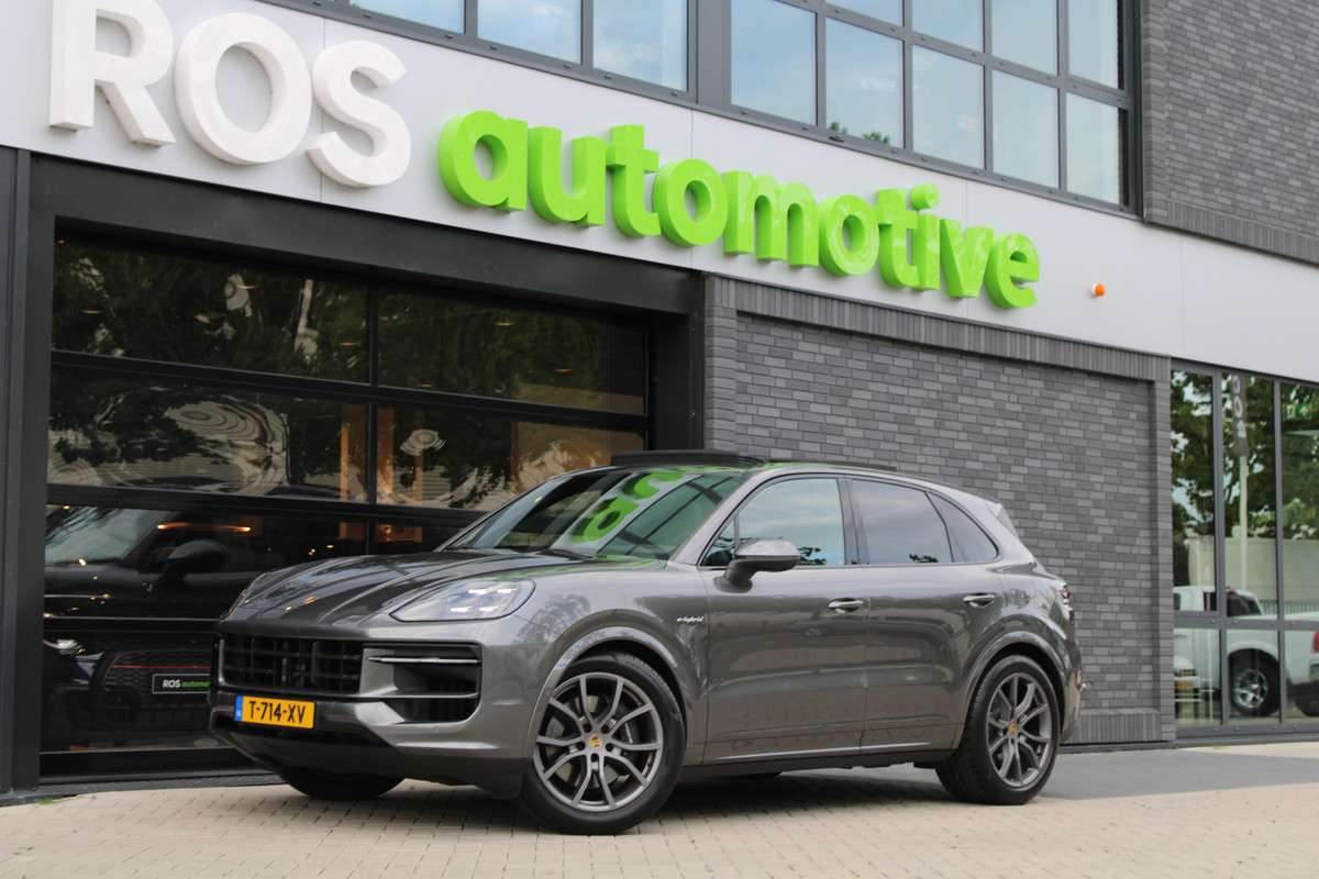 Porsche Cayenne 3.0 E-Hybrid | NAP | PANO | HUD | MEMORY | SPORTUITLAAT | BOSE | STUURVERW |
