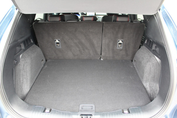 Ford Kuga 2.5-225 pk PHEV ST-Line X. Hybride rijden voor een reëel bedrag ! Slechts 31.500km ! Stoel-, stuur-, achterbank en voorraamverw., B&O soundsyst., Adaptieve Cruise Control, Climate Control dual, Camera v+a, Navigatie, Telefoonvoorb., Side- en lane assist etc.