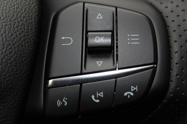 Ford Kuga 2.5-225 pk PHEV ST-Line X. Hybride rijden voor een reëel bedrag ! Slechts 31.500km ! Stoel-, stuur-, achterbank en voorraamverw., B&O soundsyst., Adaptieve Cruise Control, Climate Control dual, Camera v+a, Navigatie, Telefoonvoorb., Side- en lane assist etc.